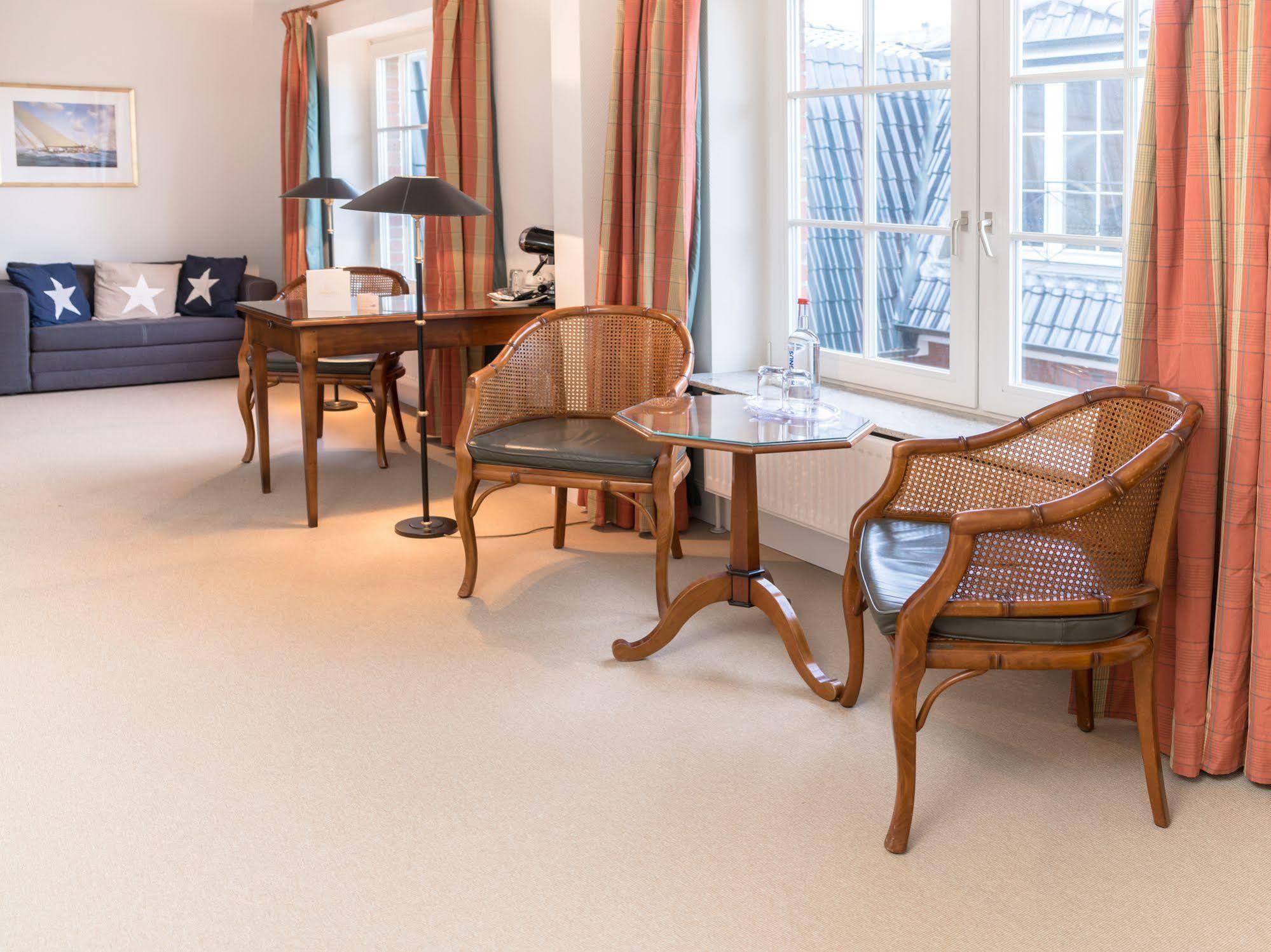Strandhotel Штранде Экстерьер фото